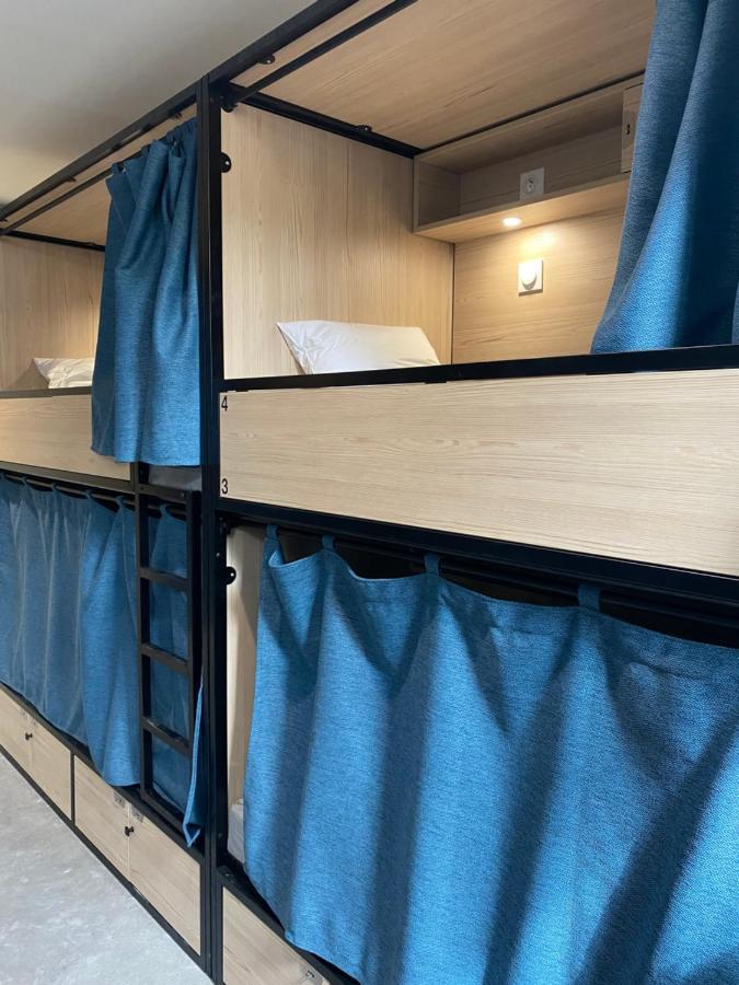 Yasi Hostel