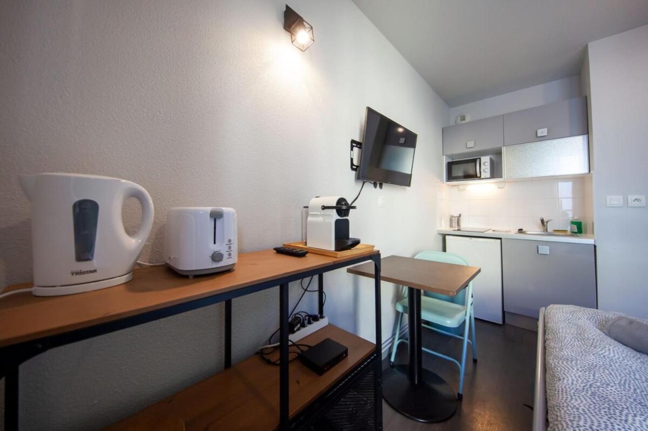 Le Petit Hector -studio Cosy Avec Parking -debourg Lyon