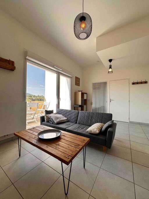 Appartement 9 • T2 Porcher • Hostisy