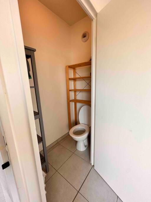 Appartement 9 • T2 Porcher • Hostisy *