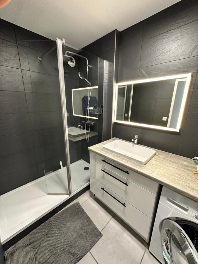 Chambre Meublée: Location Courte Durée Près De La Clinique De La Sauvegarde * Lyon