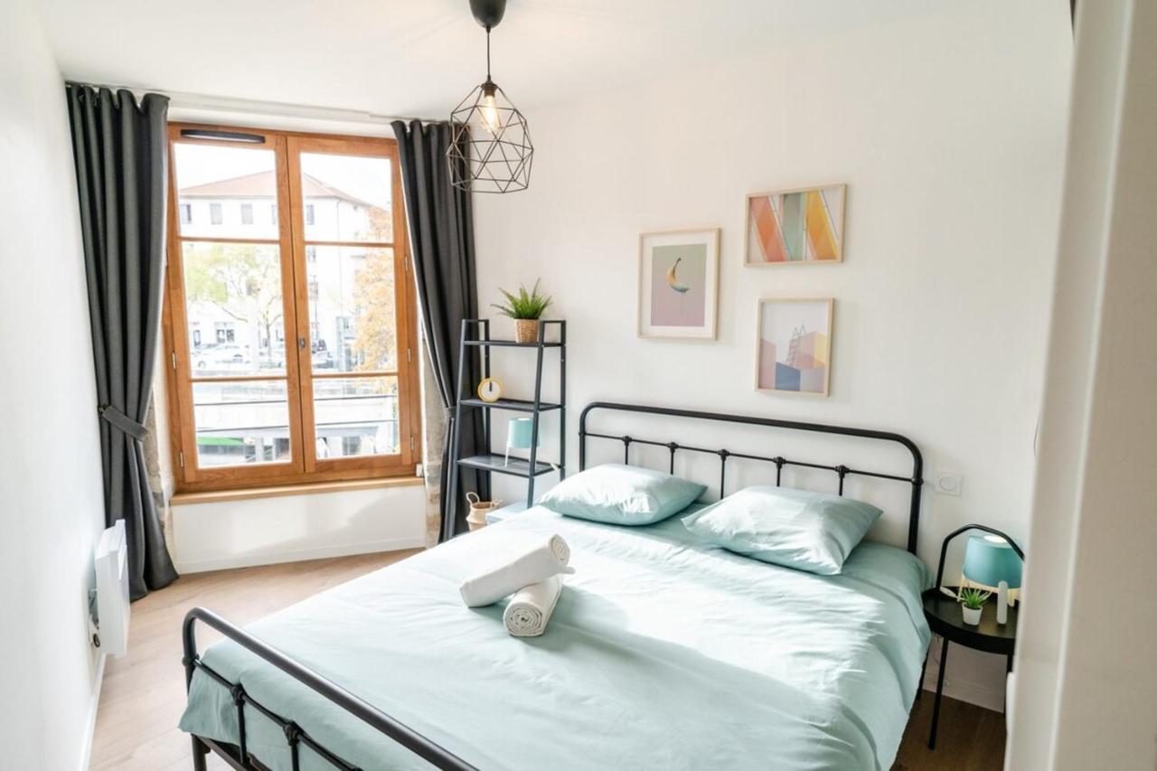 The Tanneurs - Charming 6-person - Steps From Valmy Metro Appartement
