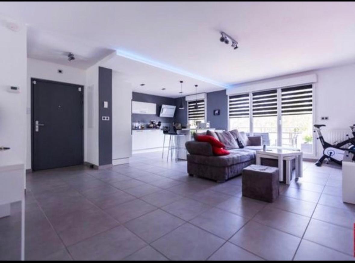 Chambre Meublée: Location Courte Durée Près De La Clinique De La Sauvegarde * Lyon