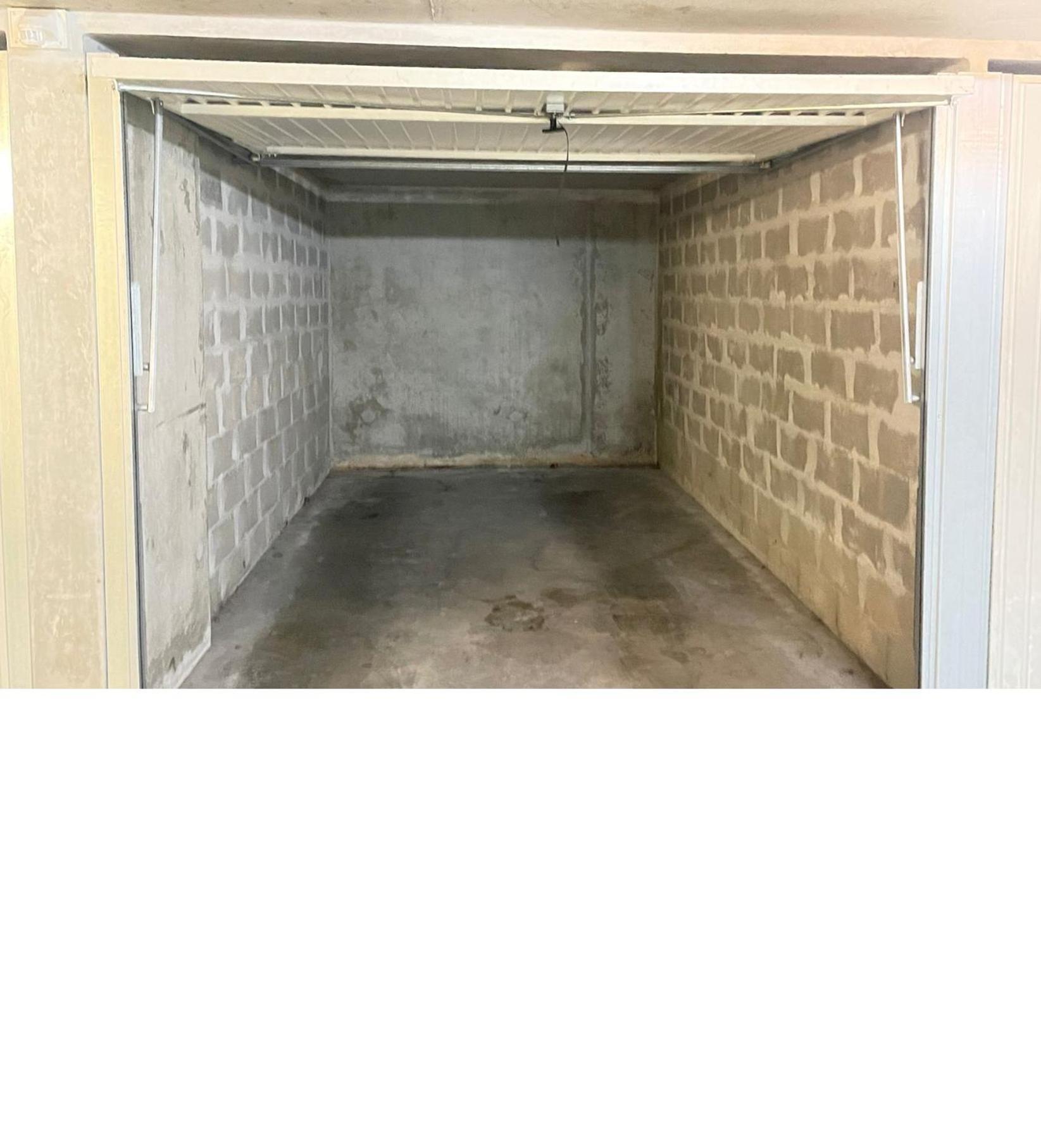 Apartment Elegant 45 M2 6 + Garage. Idealement Situe