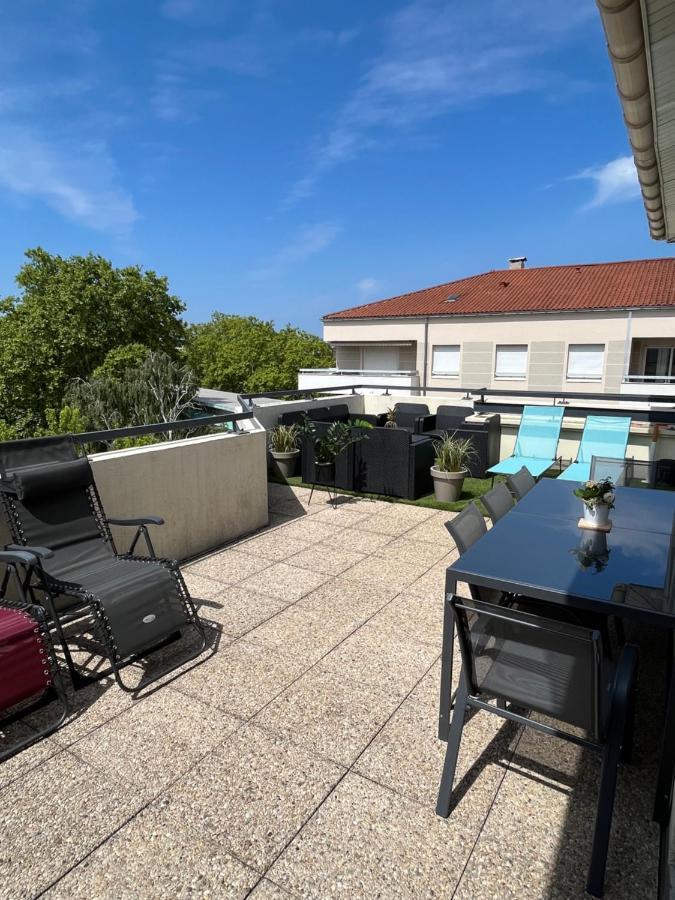 Bngo I Immense Rooftop I 2 Chambres, 4 Places Parkings, 2 Immenses Terrasses, 8 Personnes Lyon
