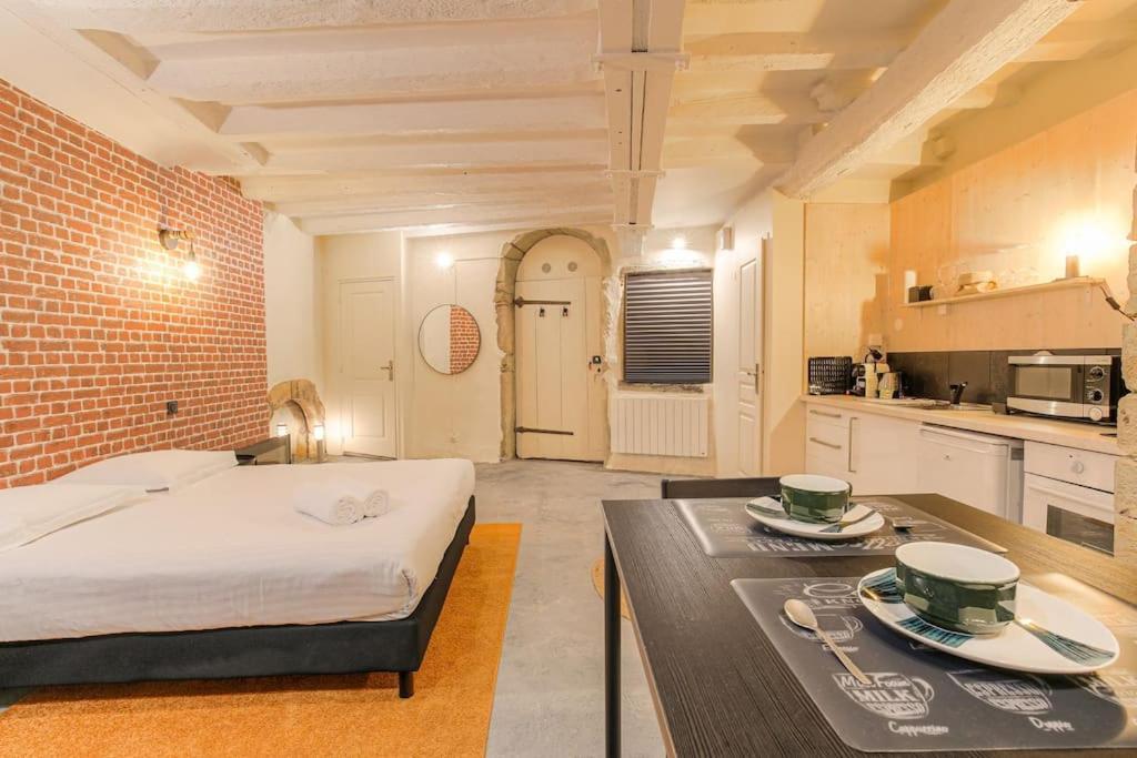 Industrial-style With Bathtub, Vieux-lyon Lyon