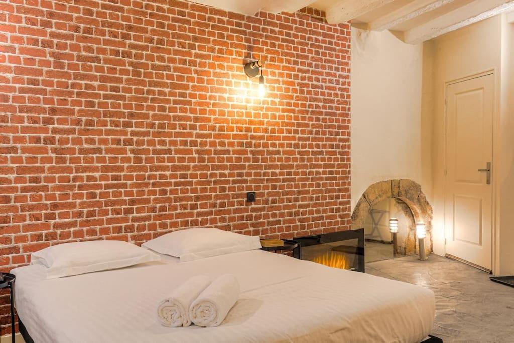 Industrial-style With Bathtub, Vieux-lyon Apartamento *