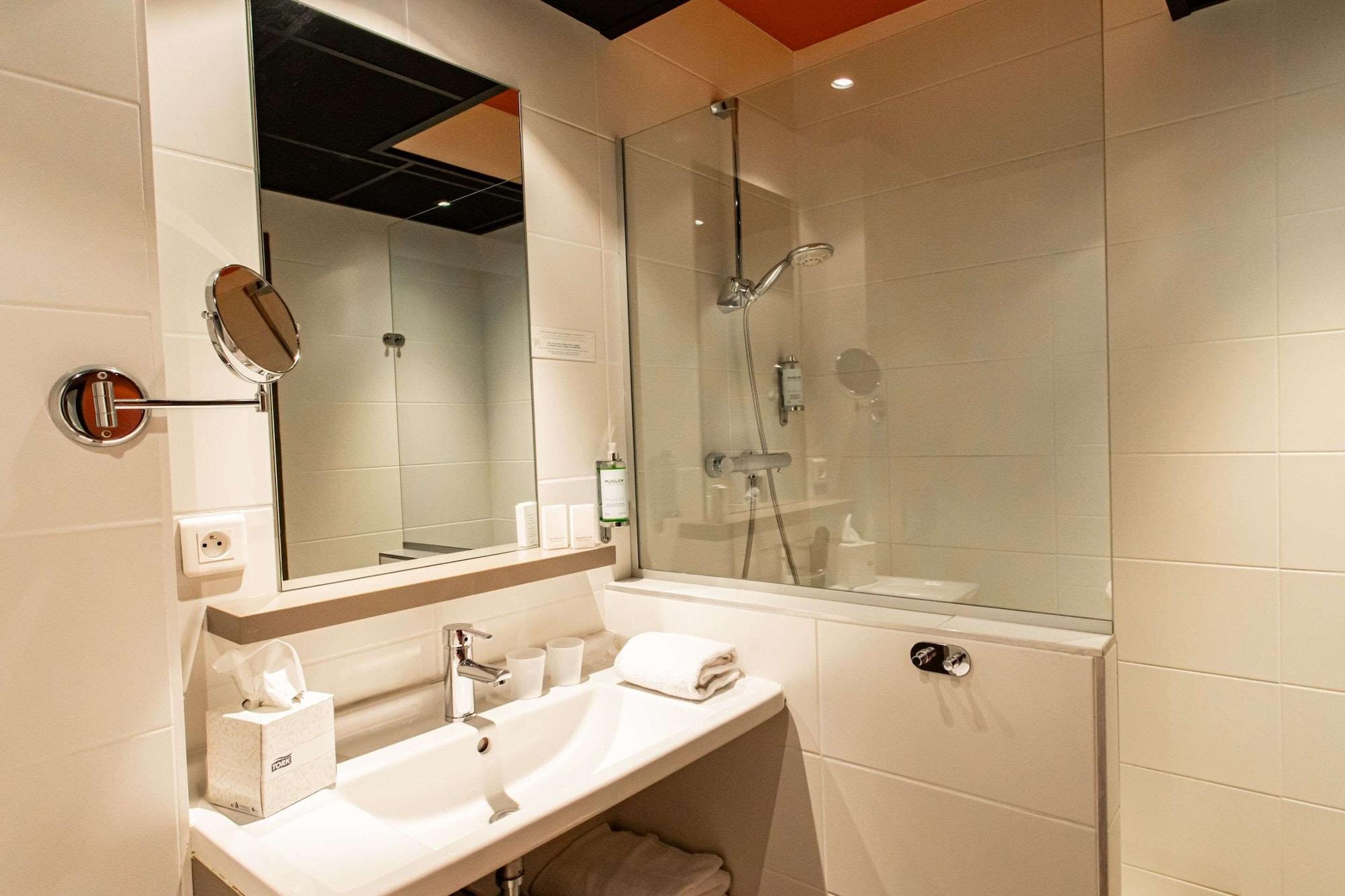 Adonis Dock Ouest Aparthotel