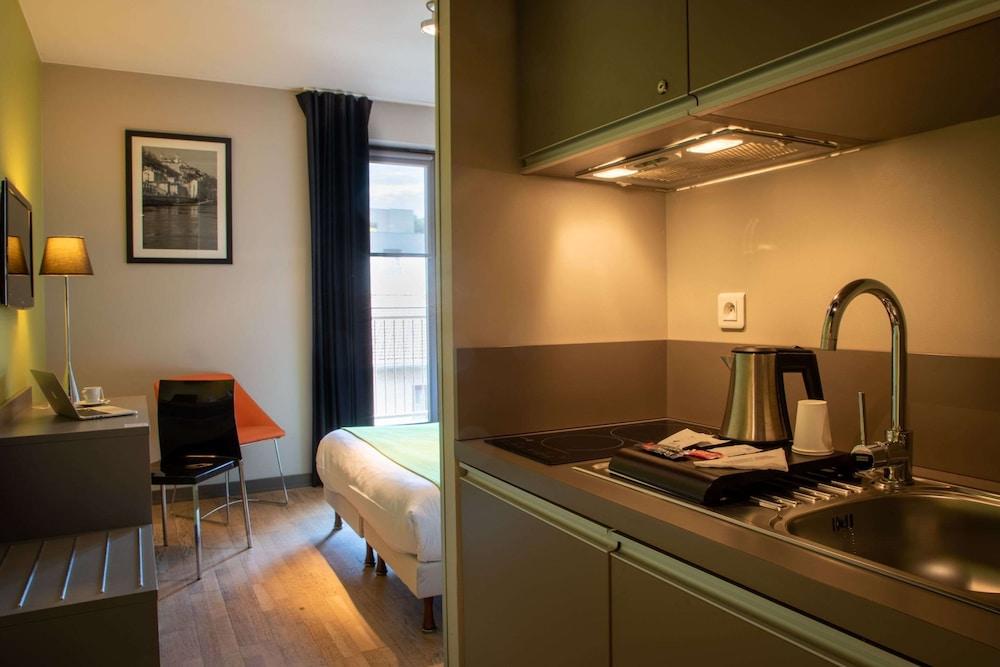 Adonis Dock Ouest Aparthotel 3*