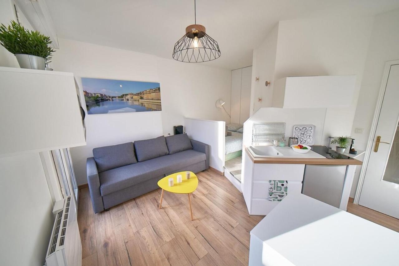Le Petit Charial -terrasse Privative-part Dieu Apartamento *