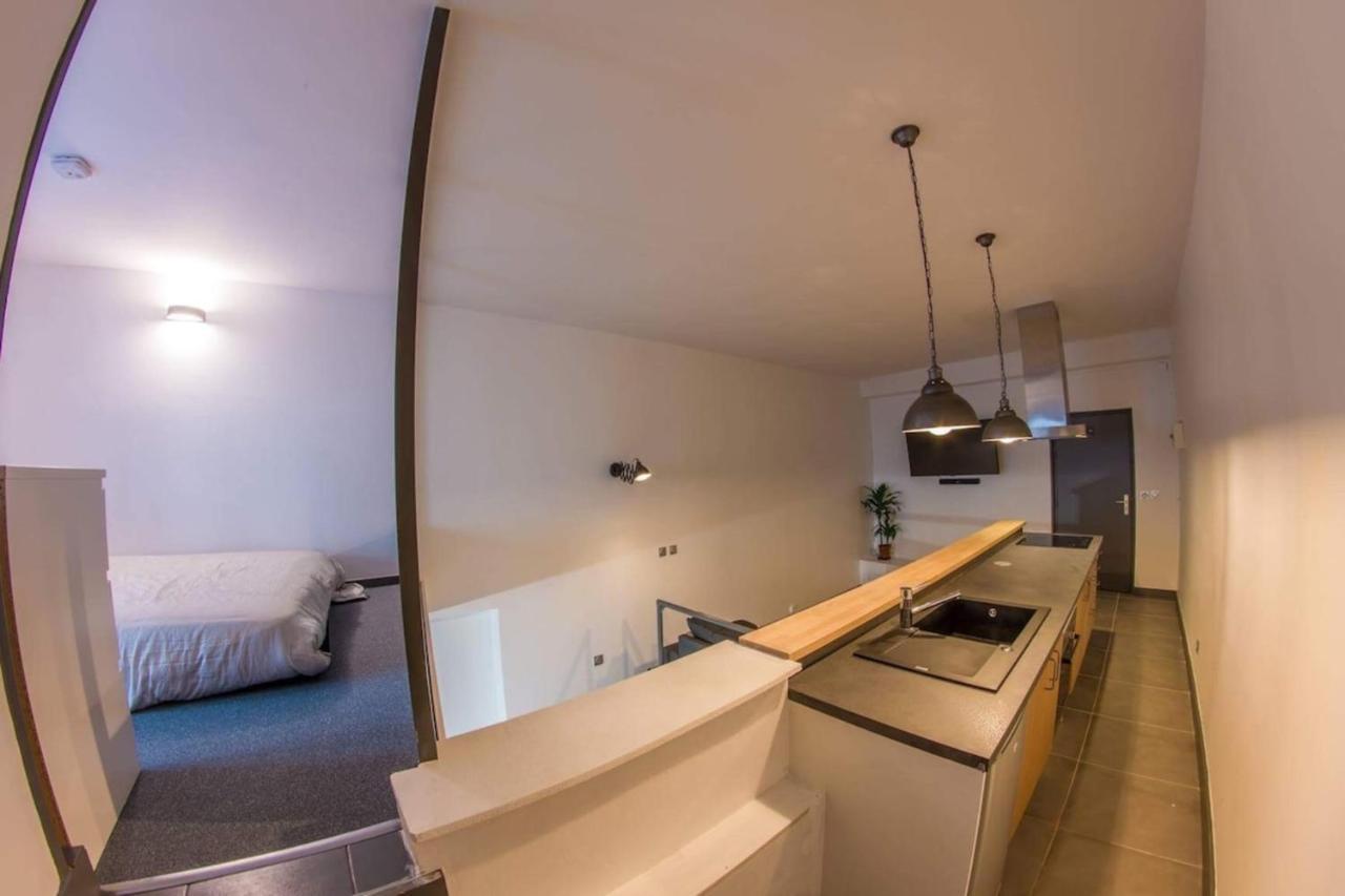 Joli Loft Atypique - Metro Valmy * Lyon