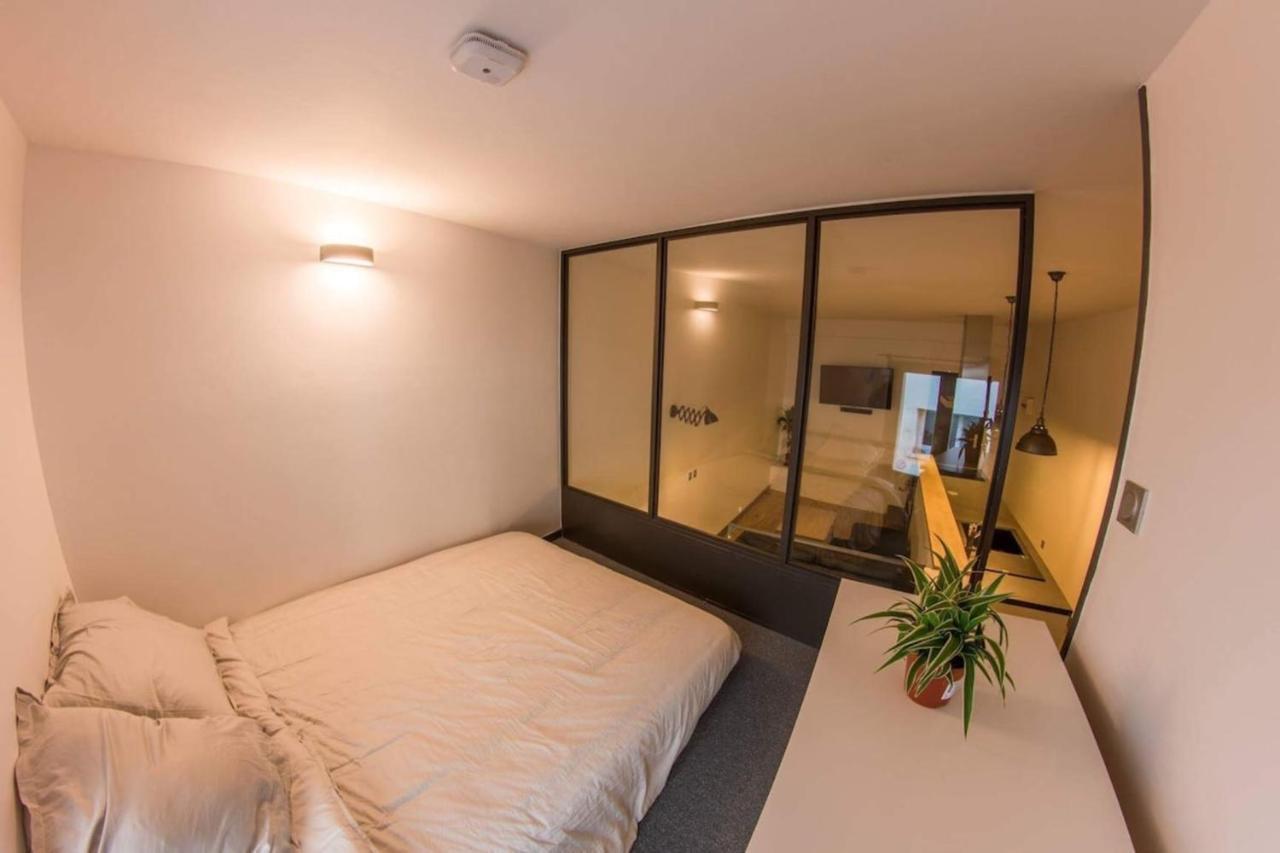 Joli Loft Atypique - Metro Valmy Appartement *