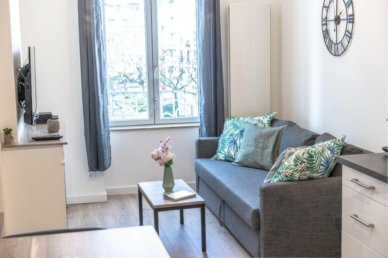 Apartment Pieds A Terre Part-dieu 4 People Air-conditioned Lyon