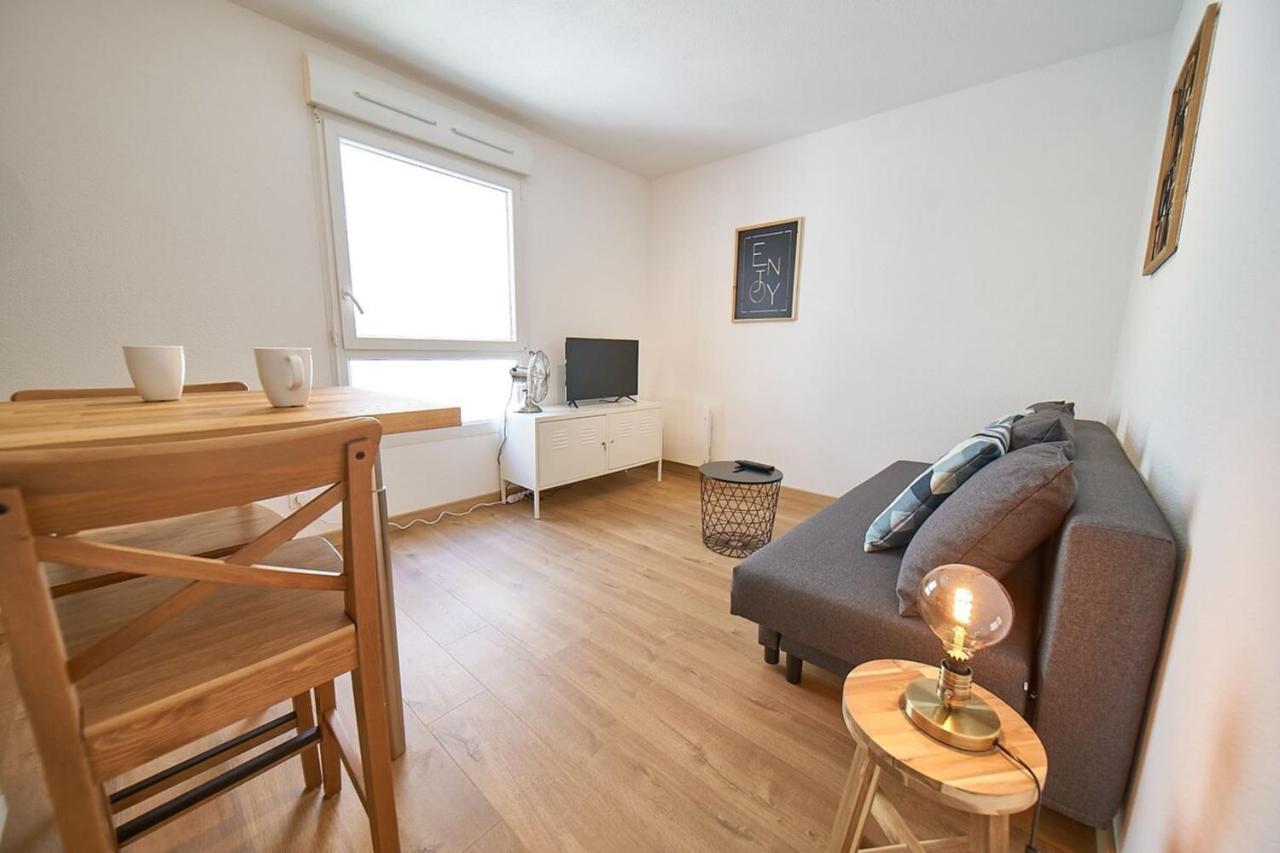 Convenient And Close To The Metro And Amenities Apartment Lyon
