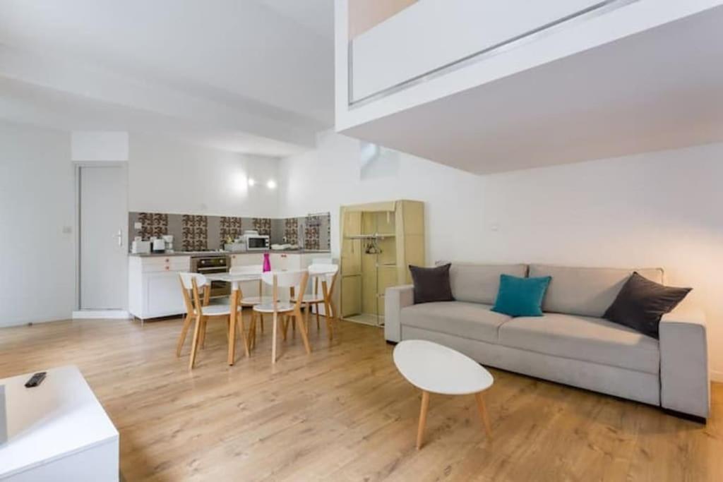 Appartement Calm In The Center Of *