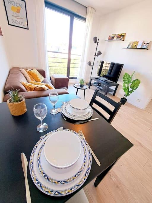 Apartment Le Valmy: Lumineux Au Pied Du Metro *
