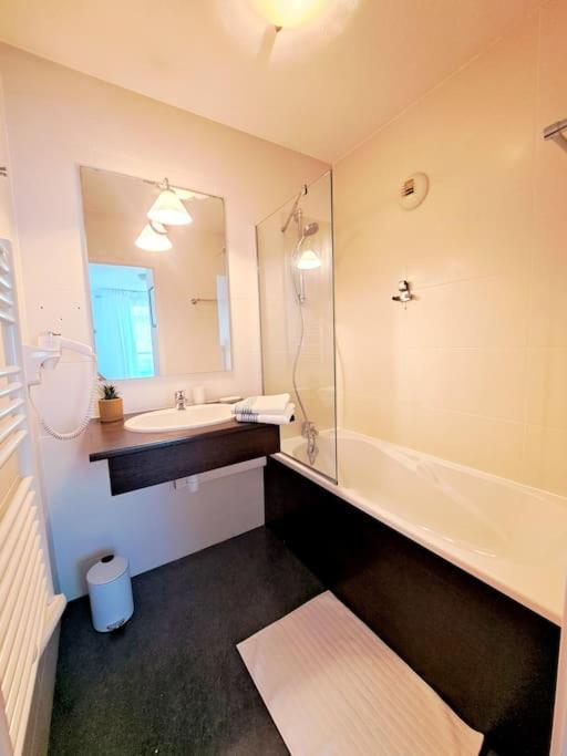 Apartment Le Valmy: Lumineux Au Pied Du Metro Lyon