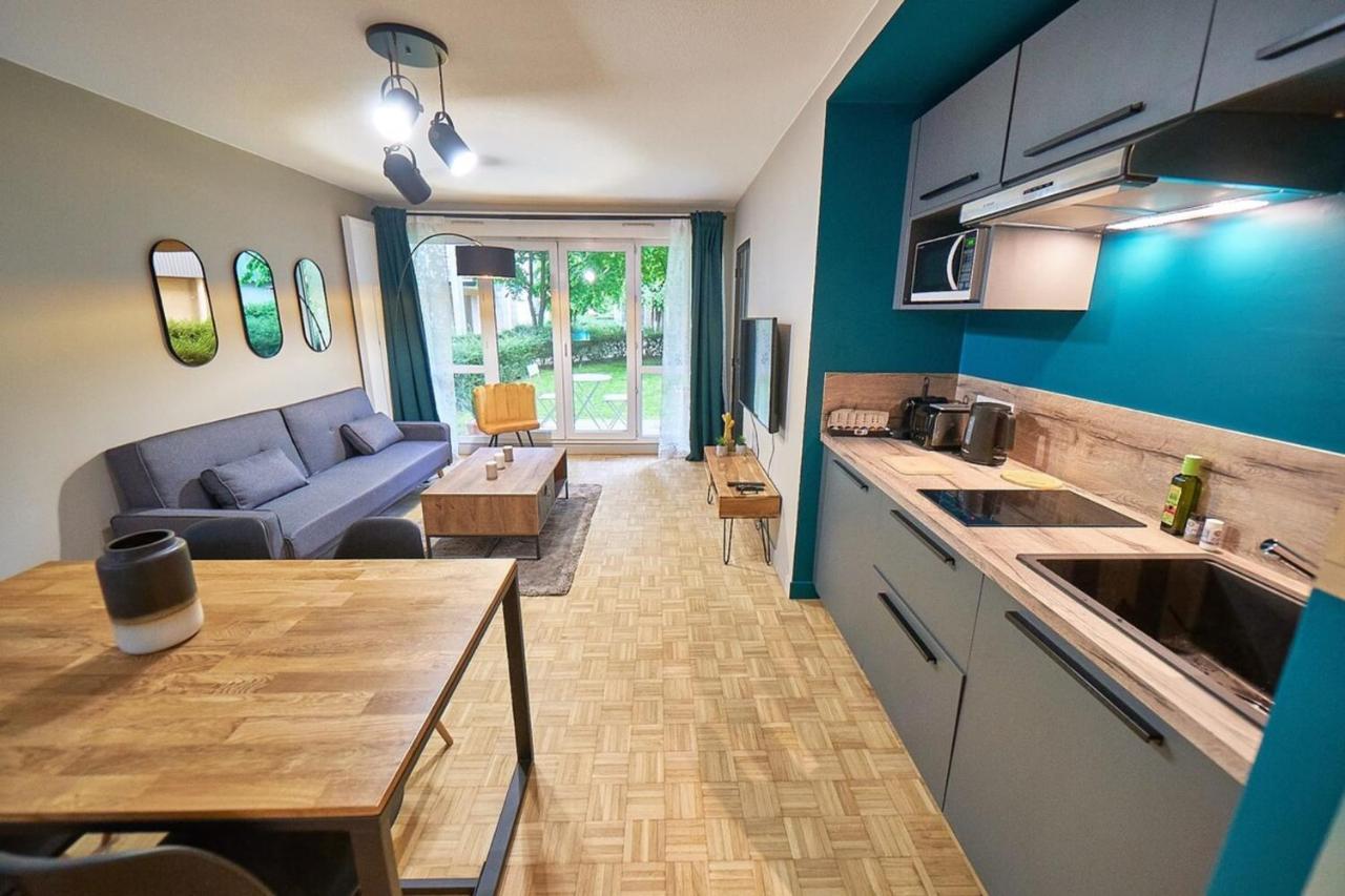 Appartement Le Petit Bourbonnais - Patio Privatif- Metro Valmy