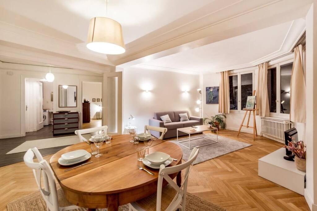 Spacieux Et Lumineux 70m² De La Place Ail Appartement