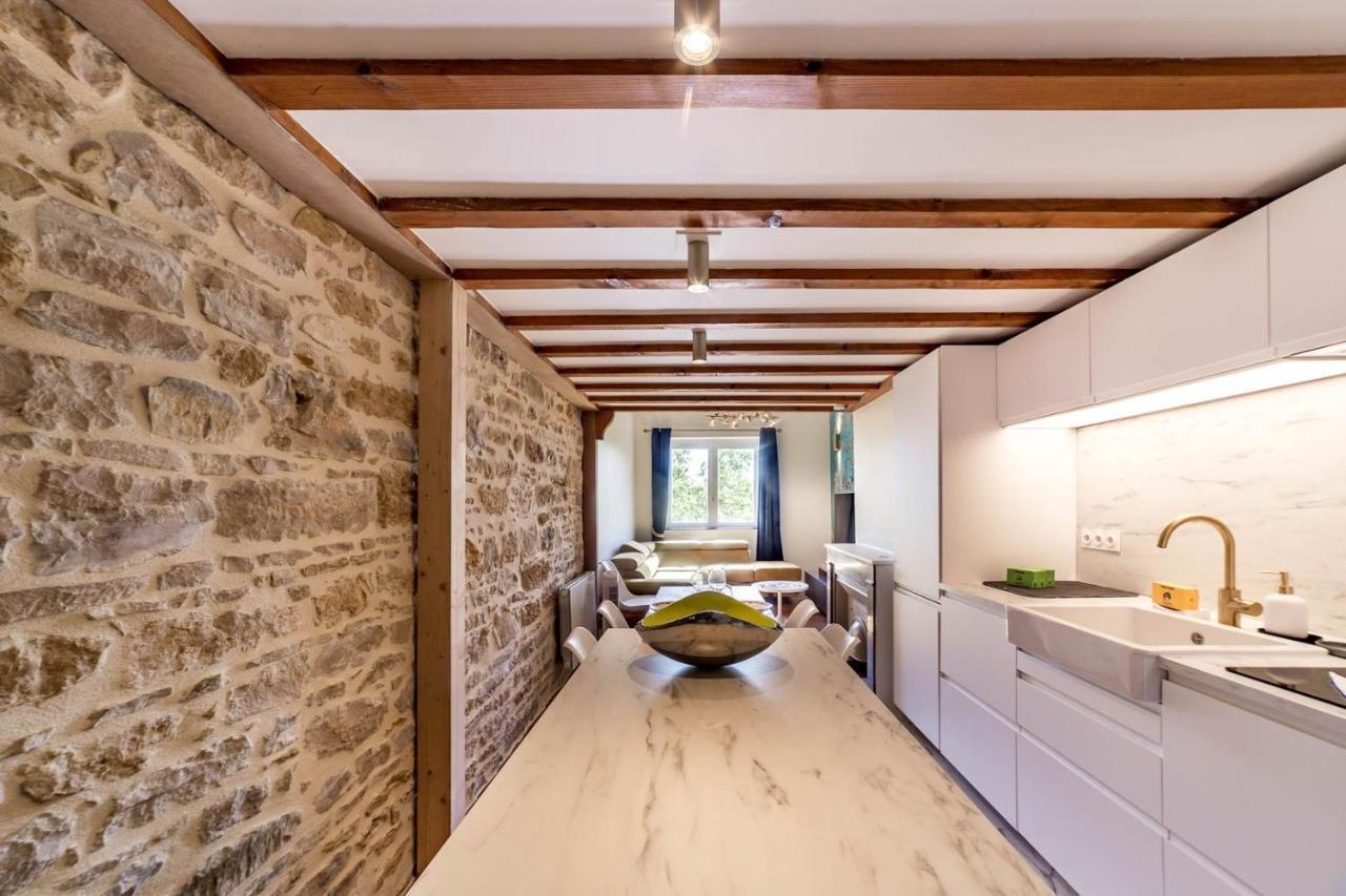 High-end Overlooking The Quays Ail * Lyon