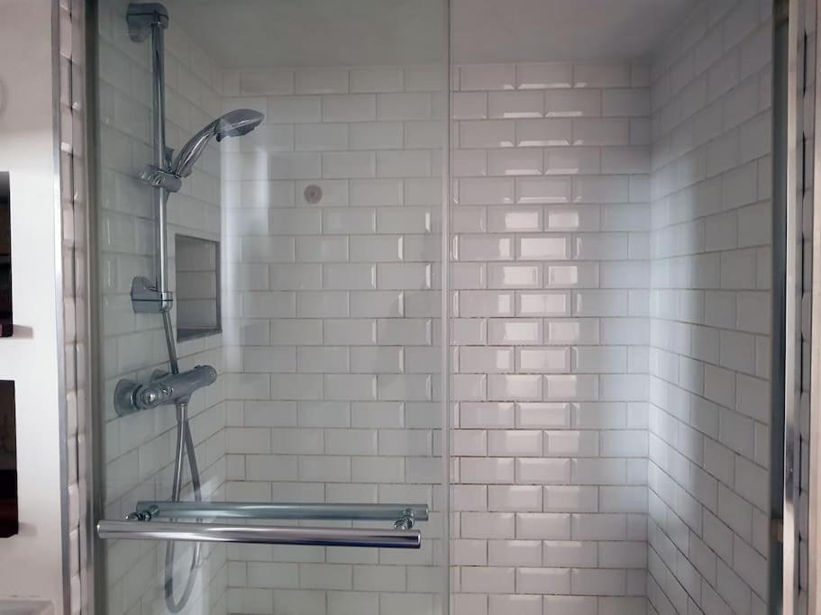 Bnbgones - Le Desire - Hyper Centre - Metro De A 1 Mn Appartement *