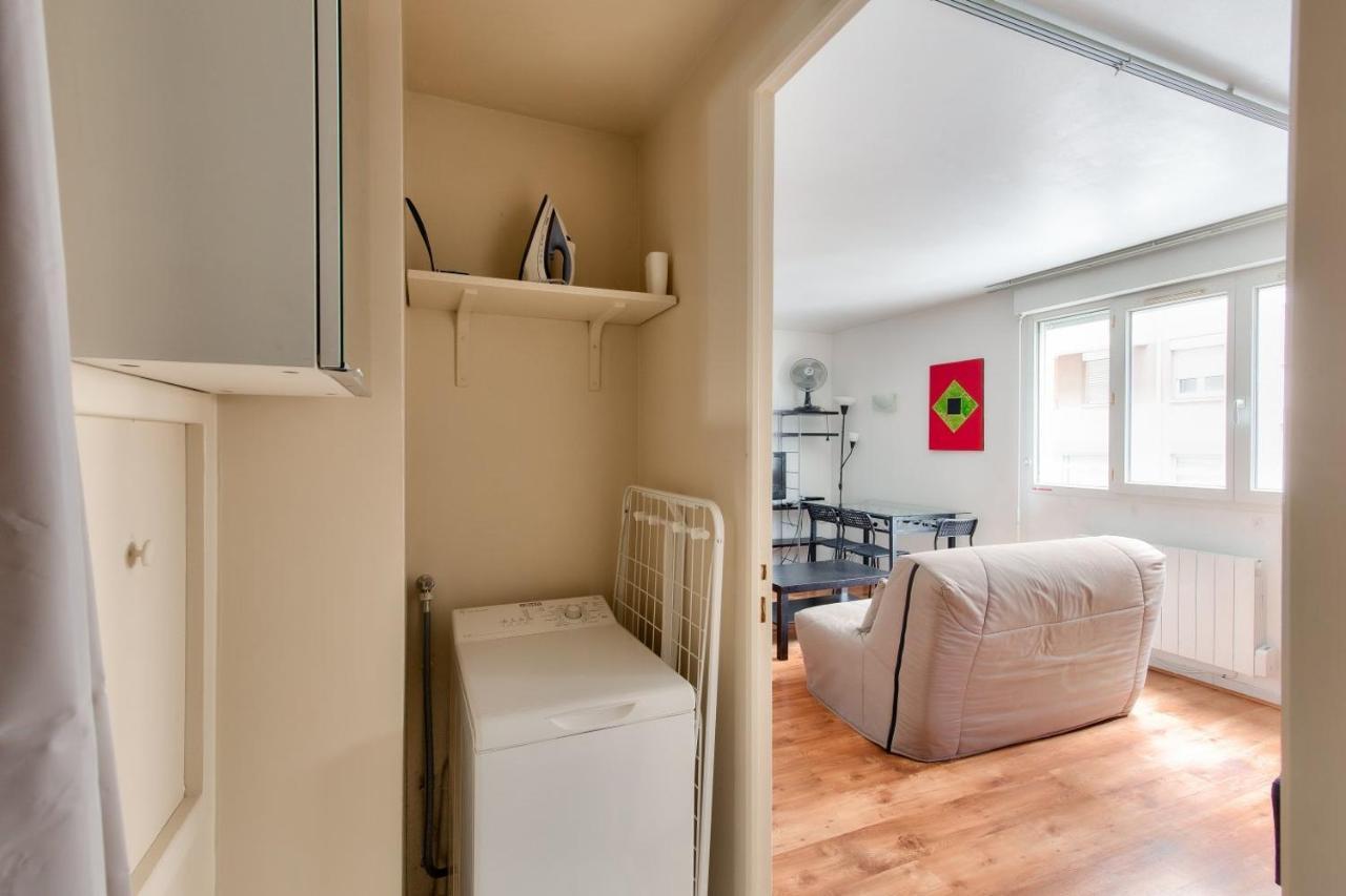 Appartement Studio With Parking Close To Metro And Tramway