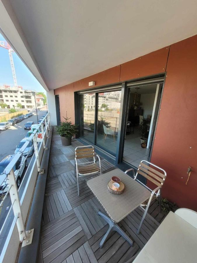Gerland T2 Standing - Balcon - Parking Prive Souterrain *