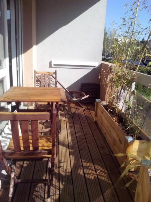 & Cosy, Charcot- Wifi - Lave Linge - Balcon - Parking Apartment Lyon