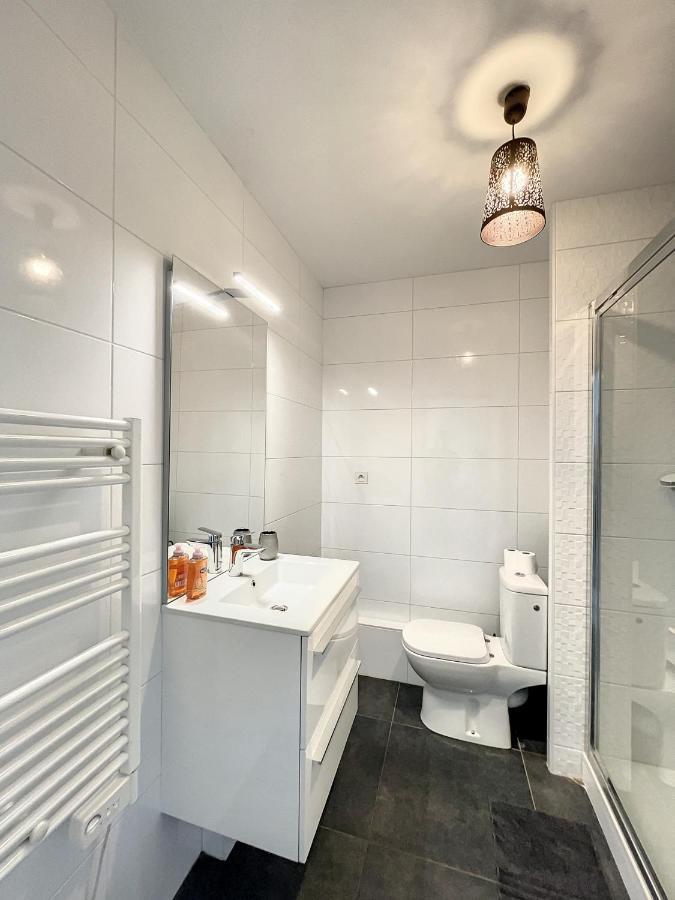 & Cosy, Charcot- Wifi - Lave Linge - Balcon - Parking Apartment Lyon