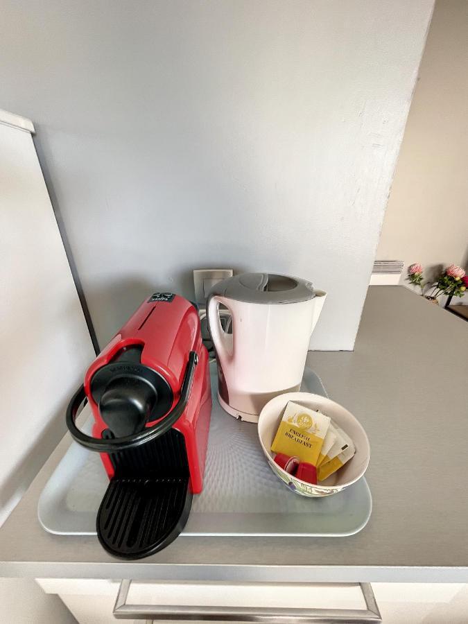 & Cosy, Charcot- Wifi - Lave Linge - Balcon - Parking Lyon