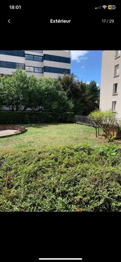 Appartement Gare La Part Dieu, Avec Terrasse, Jardin Et Parking