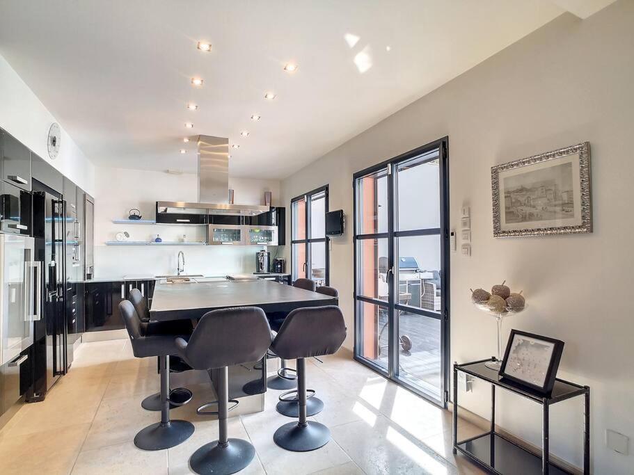 Oasis Urbaine A - Jardin& Jacuzzi Villa *