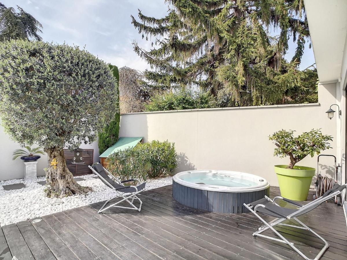 Oasis Urbaine A - Jardin& Jacuzzi Villa *