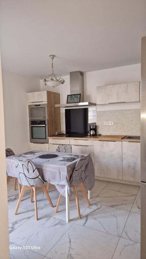 Spacieux, Lumineux, Chic ,60m2 Au Coeur Du 6eme -quartier Foch- Avec Grand Balcon Appartement