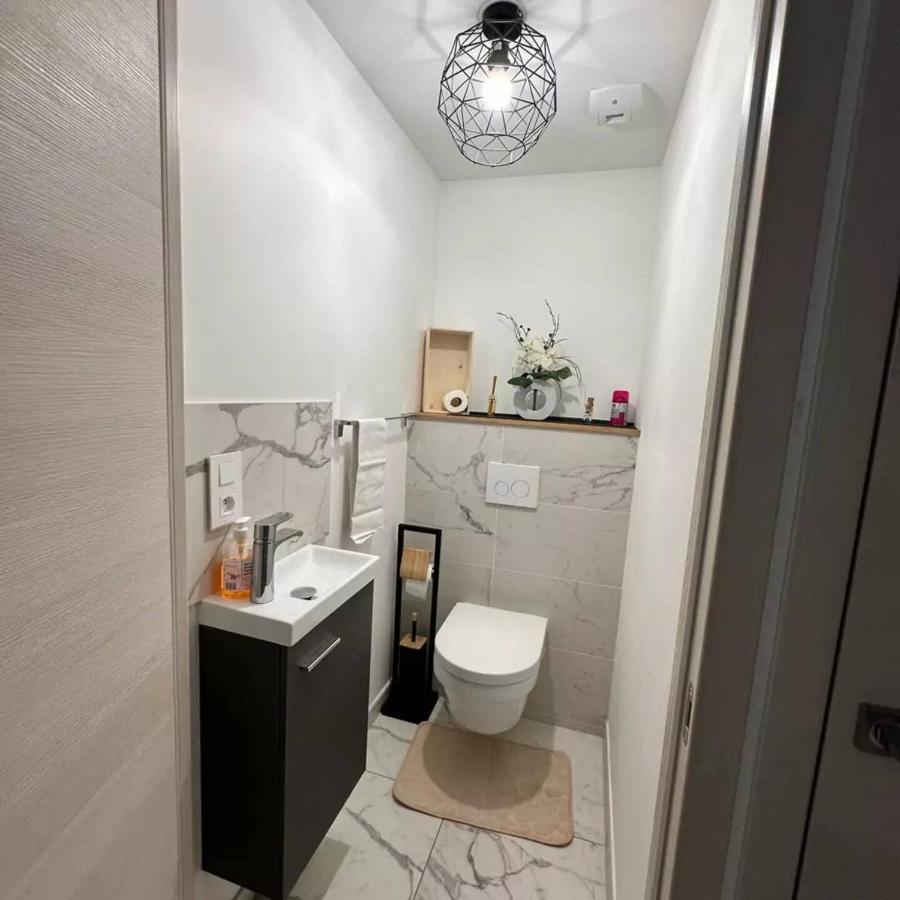 Appartement Spacieux, Lumineux, Chic ,60m2 Au Coeur Du 6eme -quartier Foch- Avec Grand Balcon Lyon