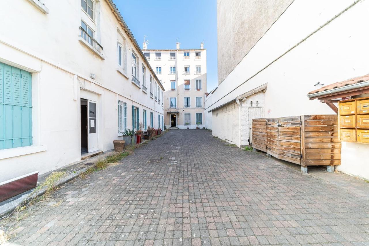 Le Marietton Cosy A Deux Pas Du Metro Valmy Apartamento *