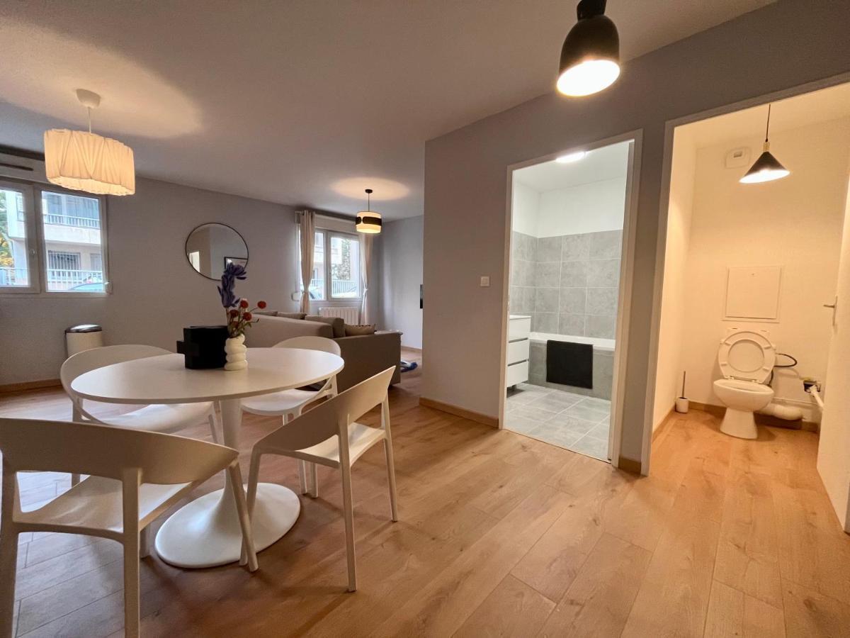 Leeroy Apartment