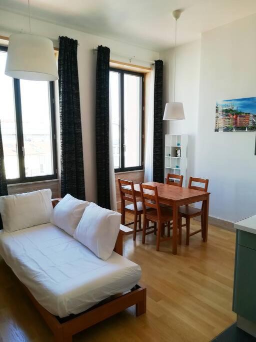 Appartement Le Rhone A Vos Pieds, Bellecour A Quelques Pas Lyon
