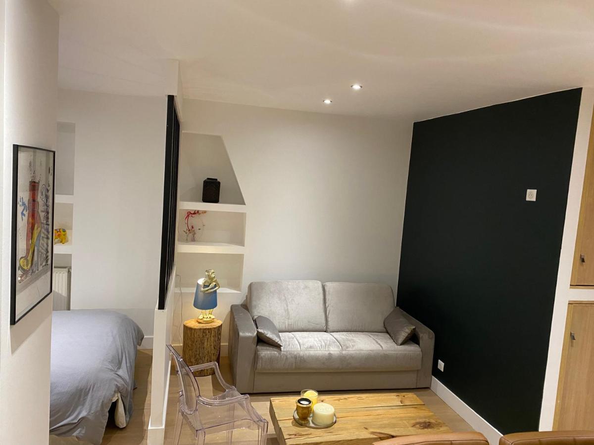 Totalement Renove En Plein Centre-ville Devant La Prefecture De Apartment *