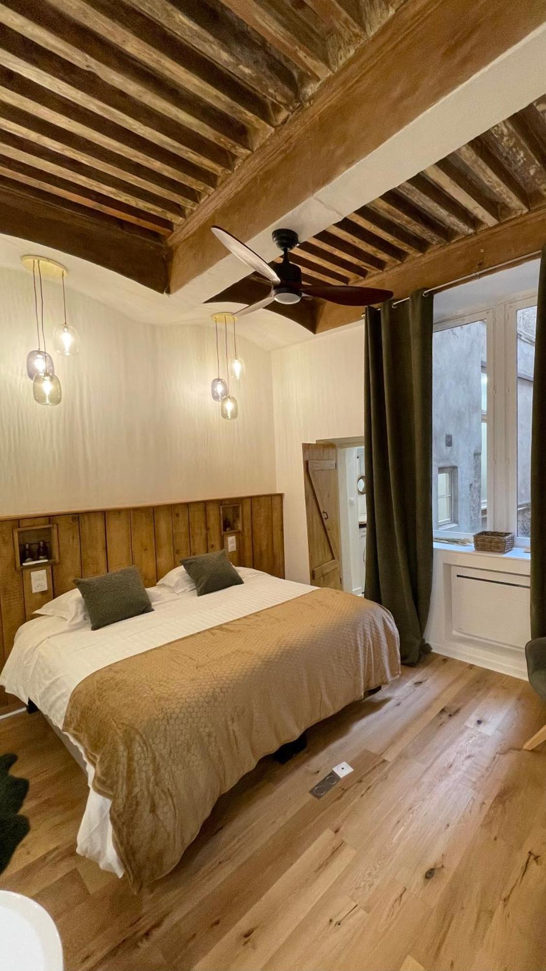 Les Balcons De Guignol