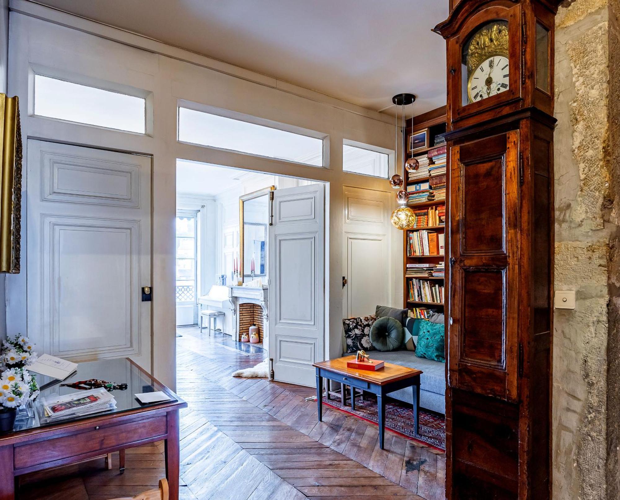 Haussmannien D'artiste, Exception, Quai De Saone Balcon+parking
