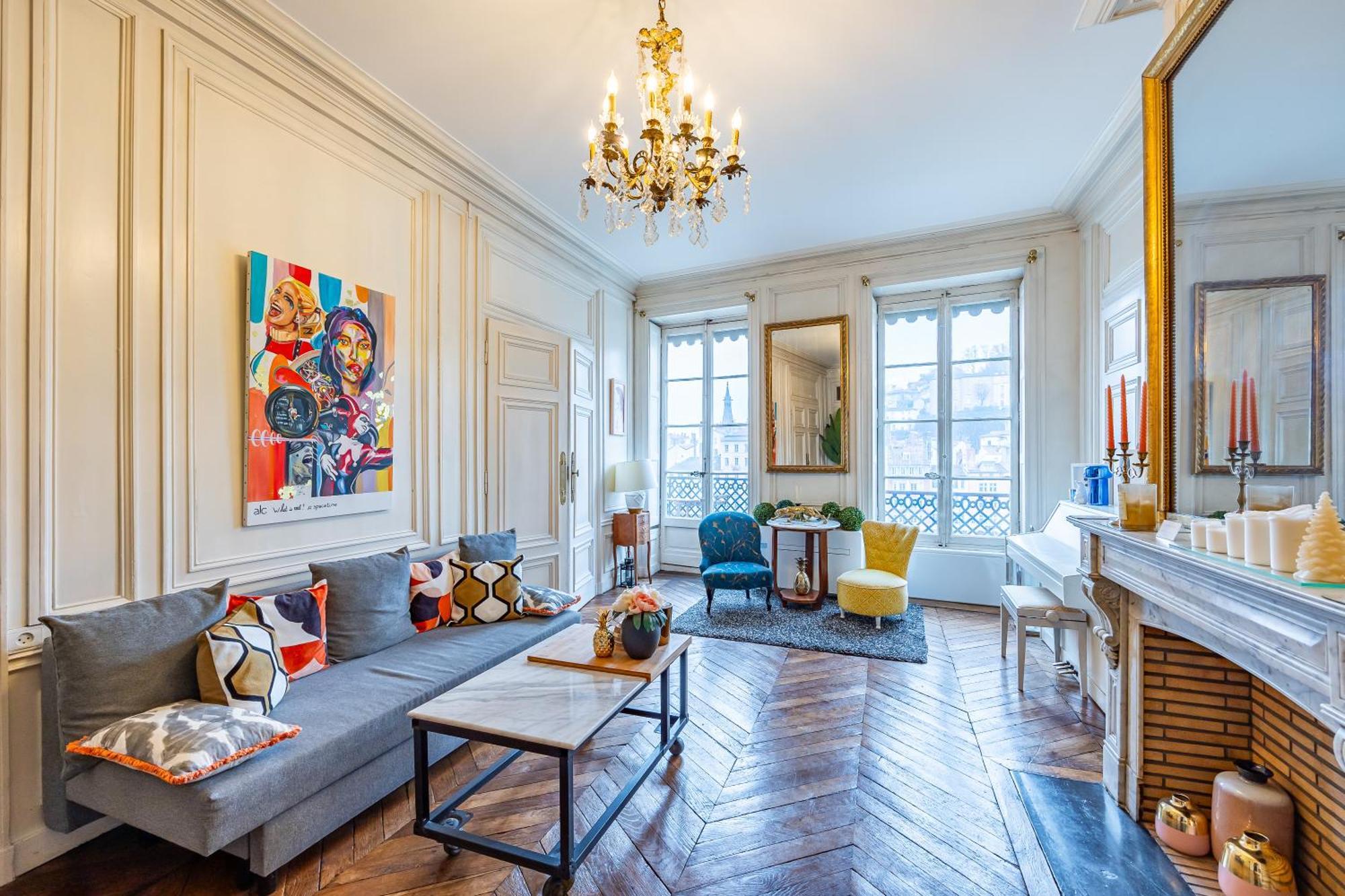 Apartment Haussmannien D'artiste, Exception, Quai De Saone Balcon+parking *