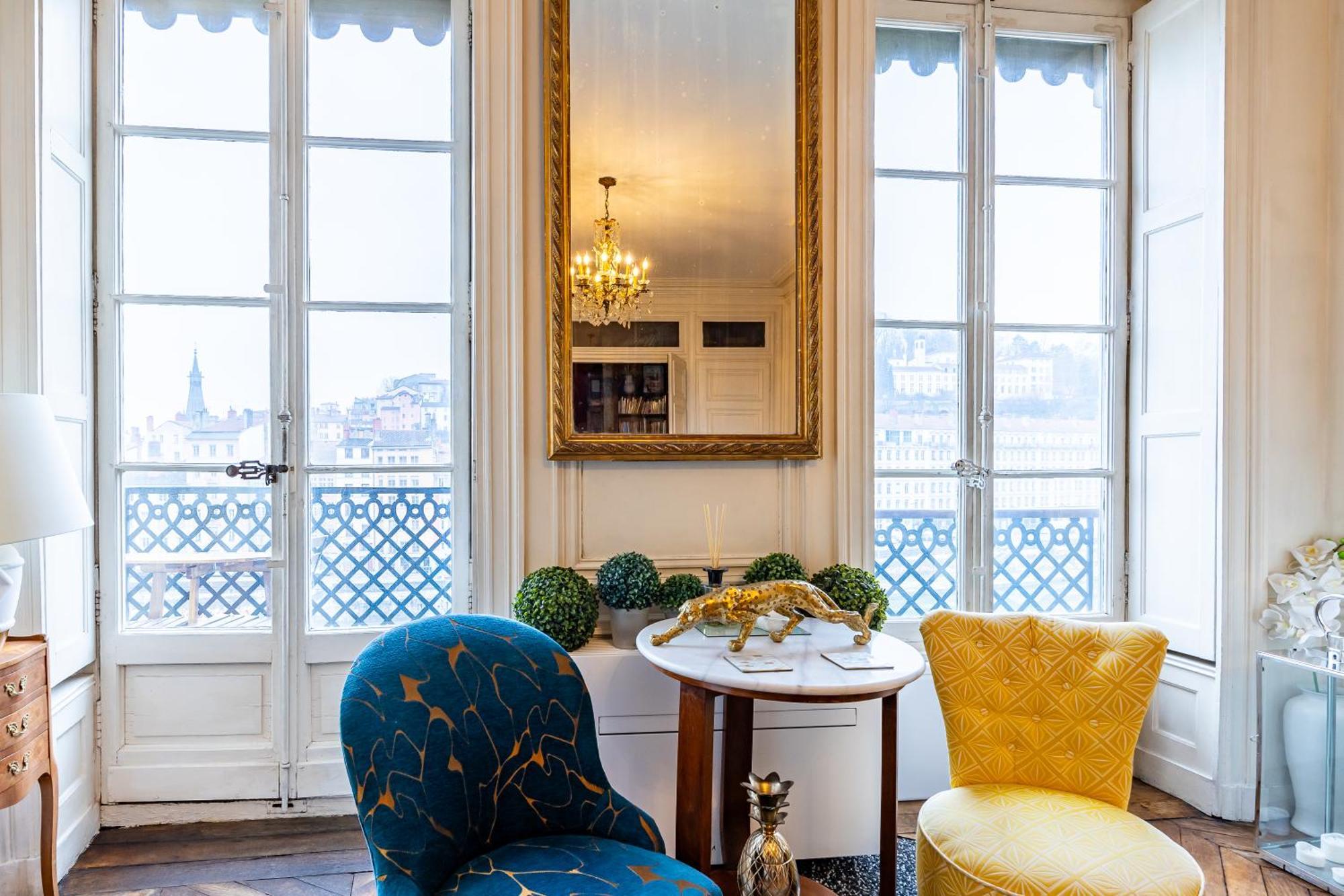 Haussmannien D'artiste, Exception, Quai De Saone Balcon+parking Apartment *