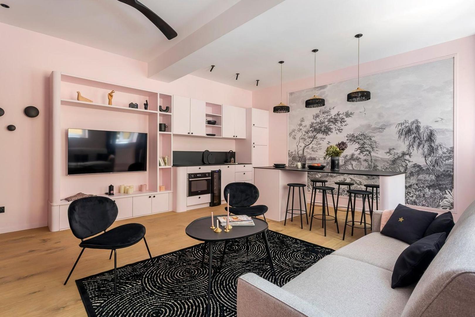 Overlooking Fourviere Balcony Apartment Lyon