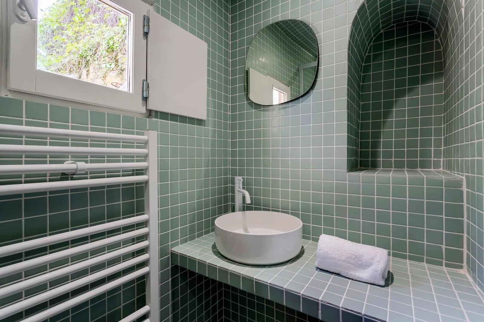 Overlooking Fourviere Balcony Apartment Lyon