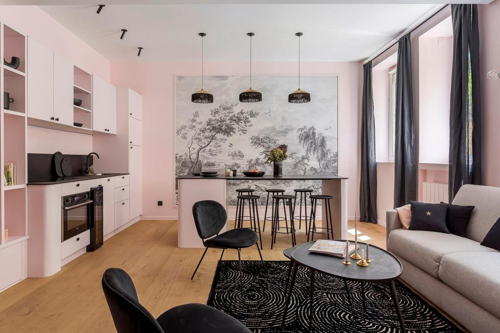 Overlooking Fourviere Balcony Apartment Lyon
