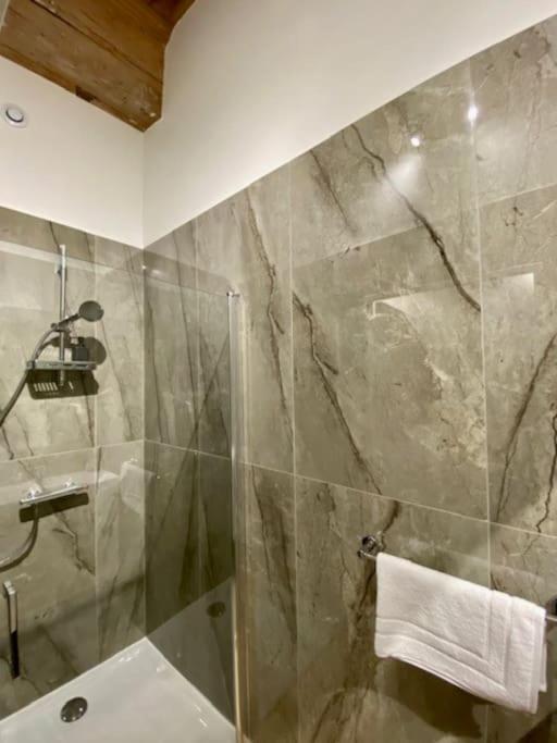 Presqu'ile Saint Nizier Coeur De Classe 4* Apartment *