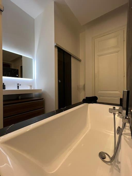 Stunning In The Center Of ! Apartment Lyon