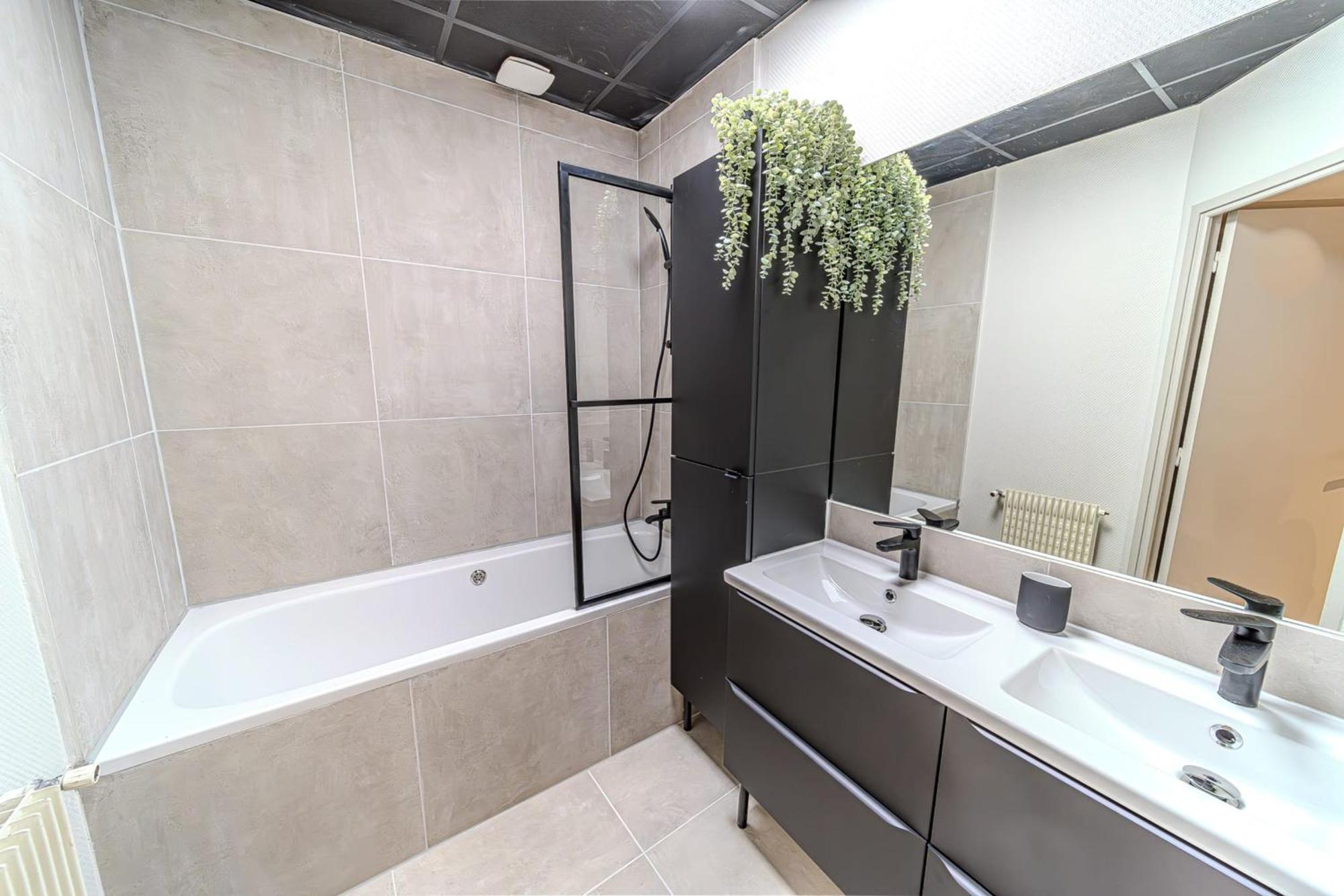 The Grenette Spacious Renovated 8 People Cordeliers