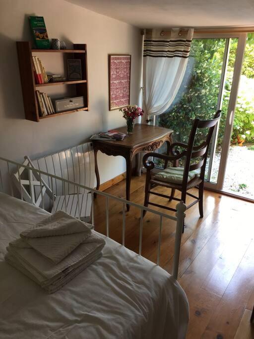 Apartment Studio Close Fourviere Very Quiet & Small Terrace